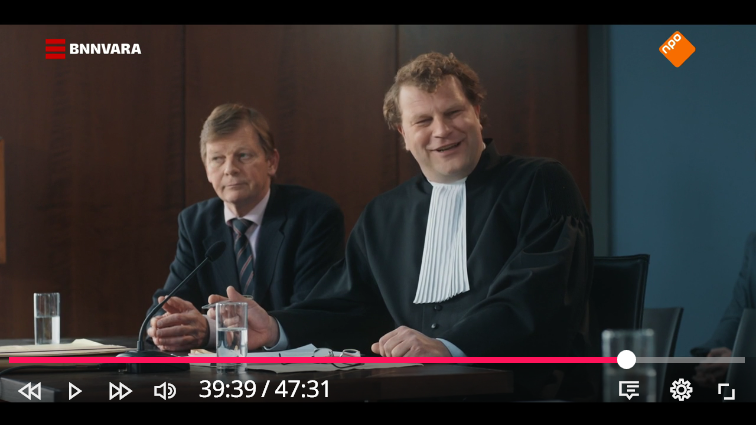 De Nederlandse acteur Peter Rene in actie als de louche zakenman Karst Siemons in de BNNVARA tv-serie ZuidAs